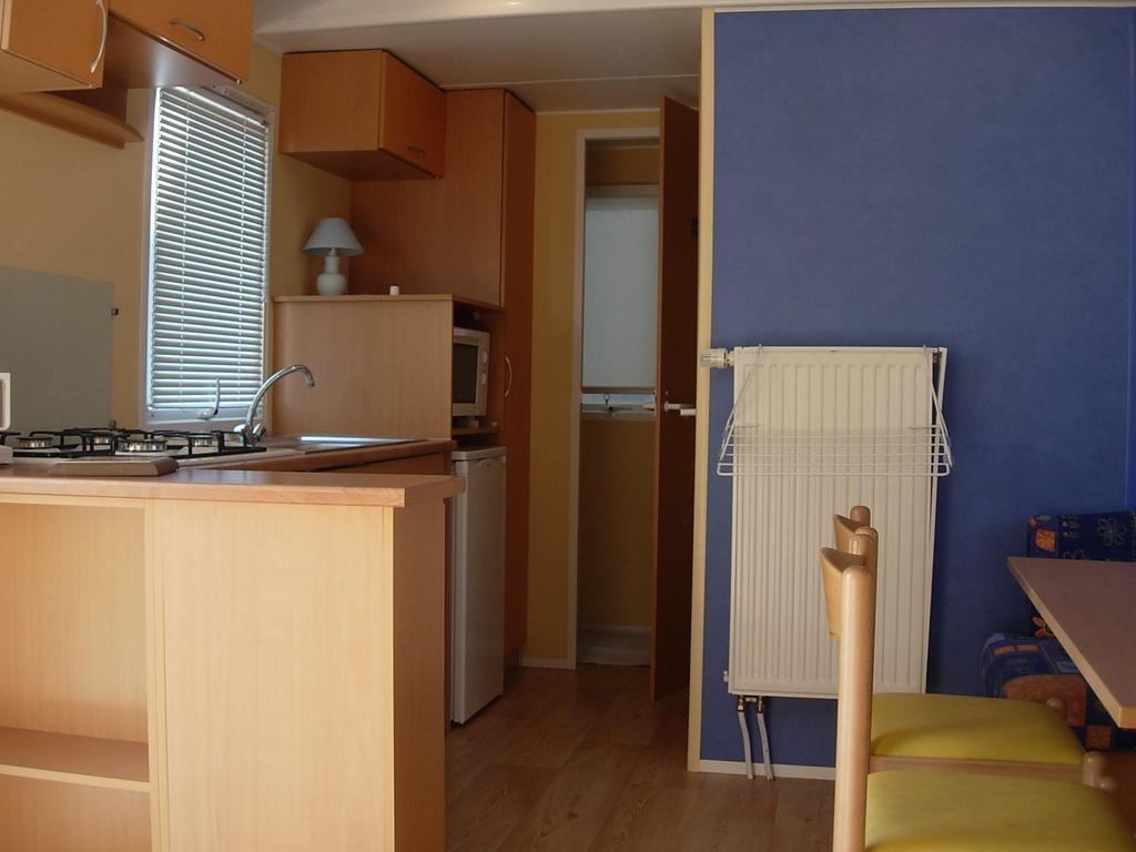 Mobile-Home 1 "Ognon" Pesmes Стая снимка